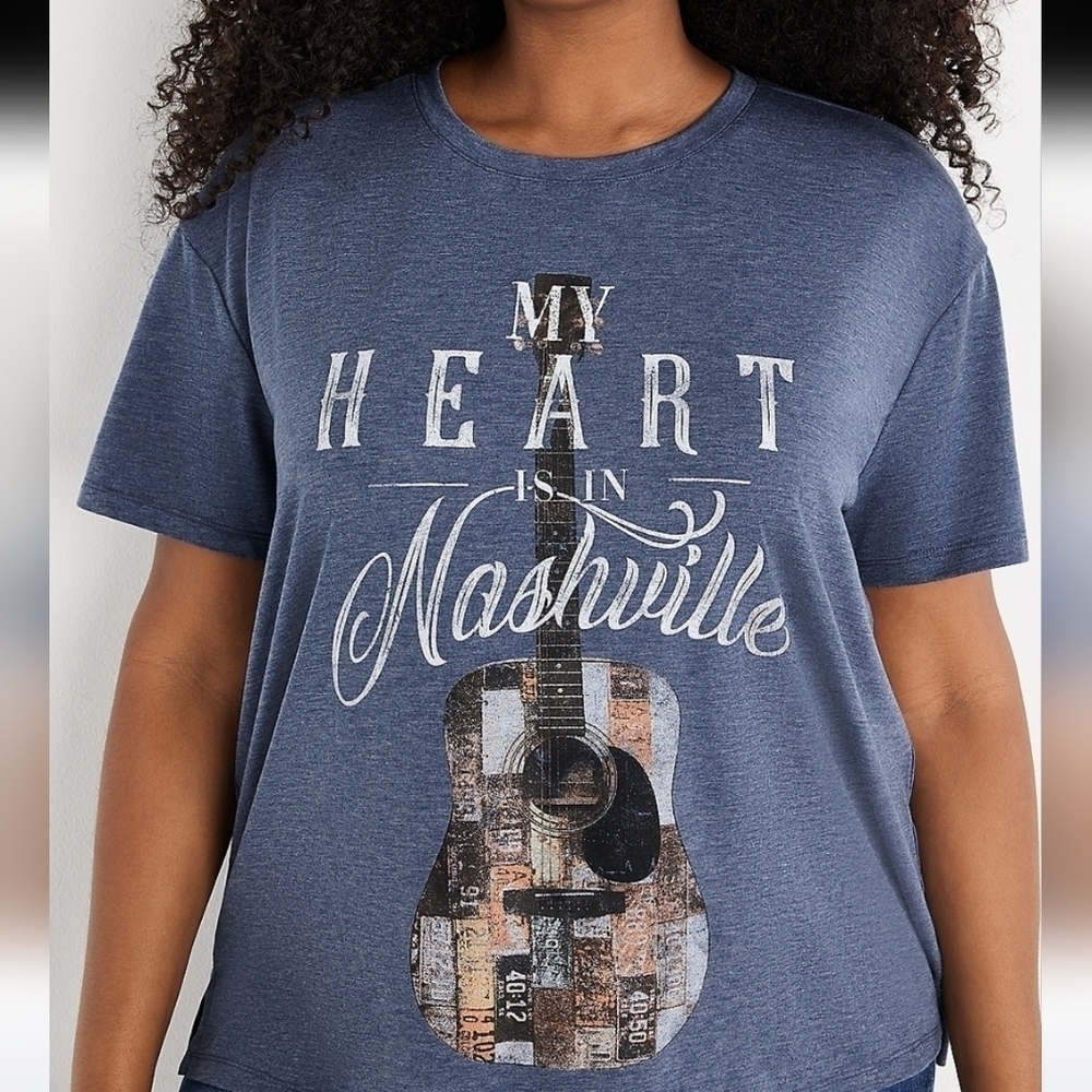 My Heart Is In Nashville Graphic Tee NWOT